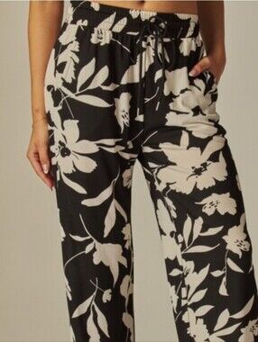 NWT Floral Wide-Leg Drawstring Pants - Black/White